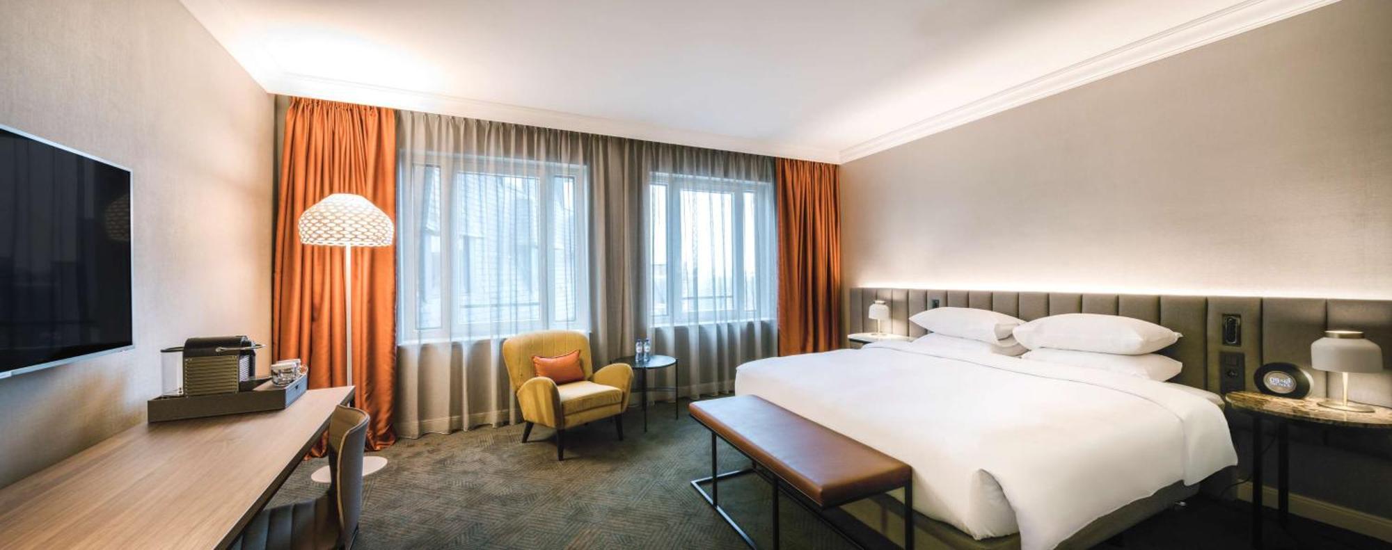 Hilton Grand Place Hotel 4*