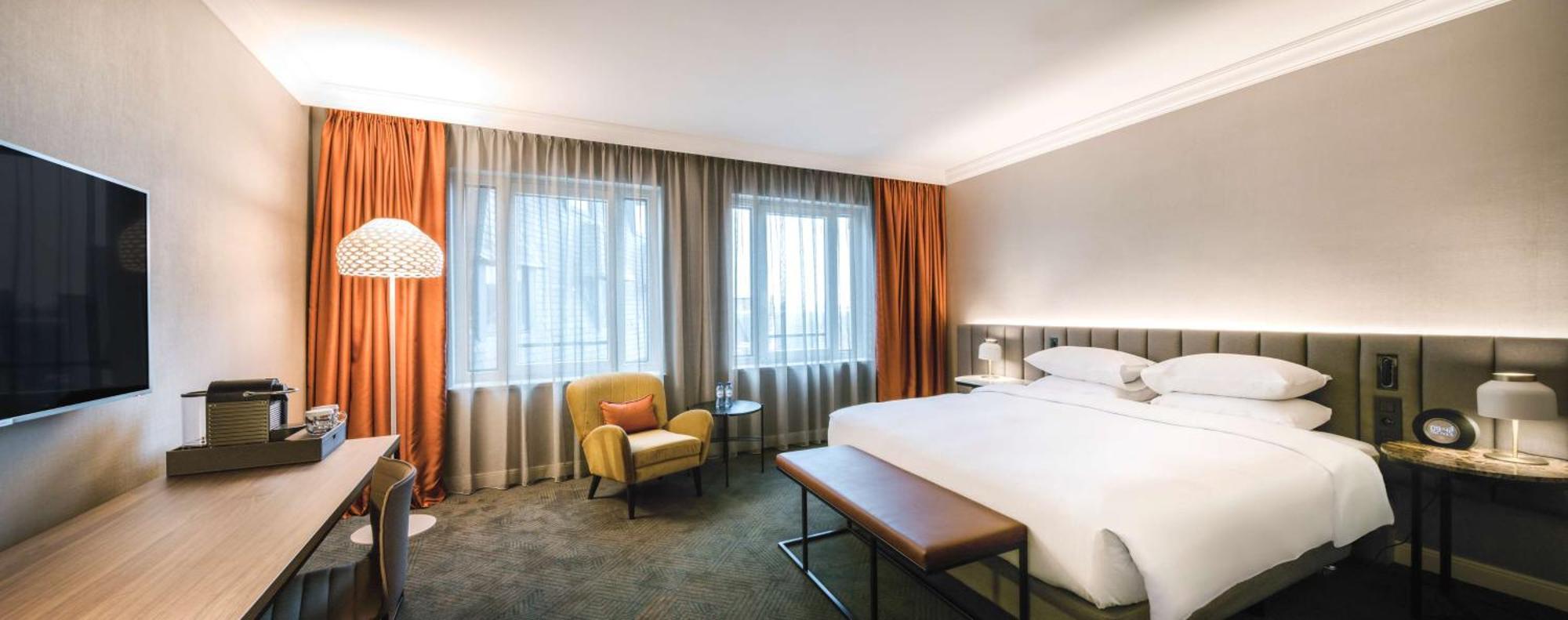 Hilton Grand Place Hotel 4*